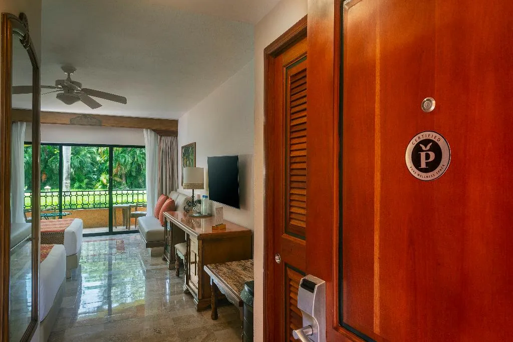 DOUBLE PREMIUM KING BED Room, Iberostar Waves Paraiso Beach All Inclusive, Cancun Area