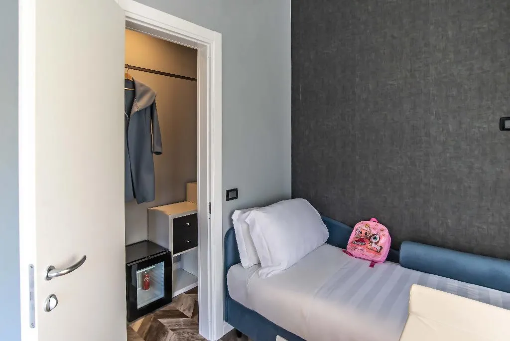 TRIPLE STANDARD Room, Bloom Hotel Roma, Rome