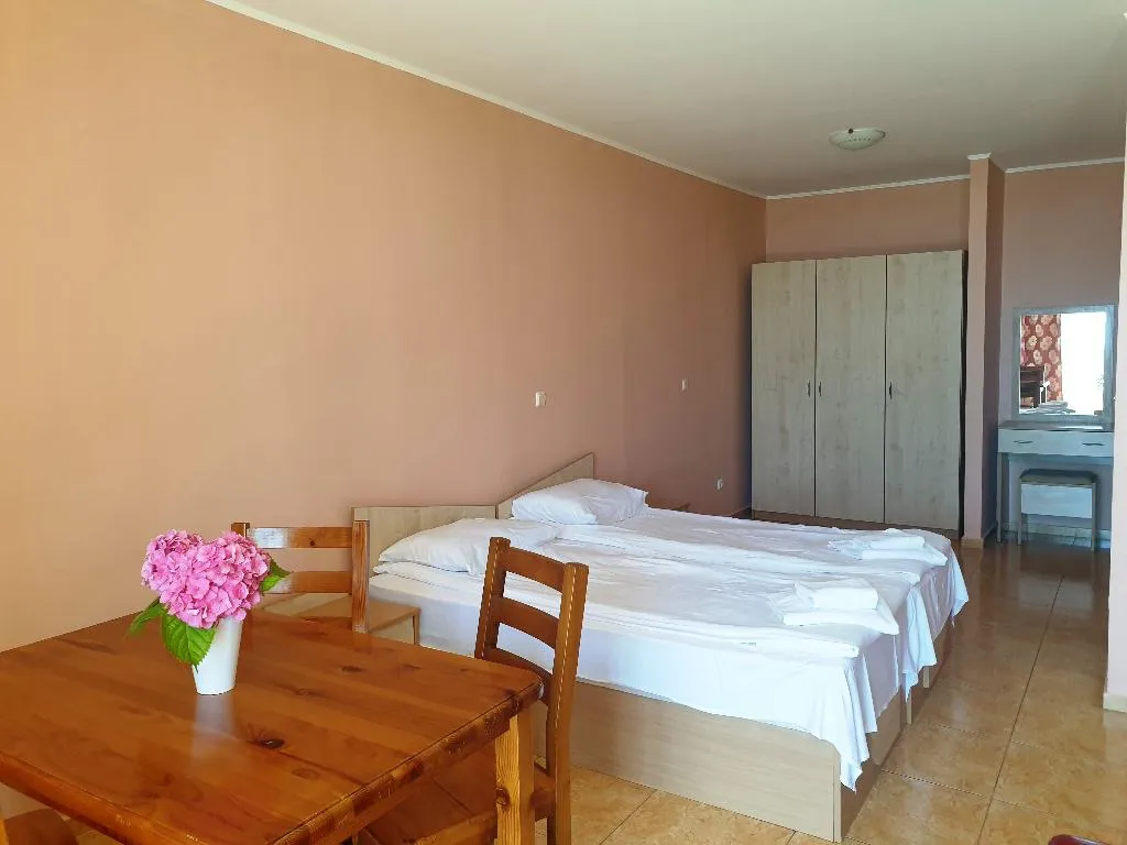 STUDIO SEA VIEW Room, DOLCE VITA Apart Complex, Bourgas