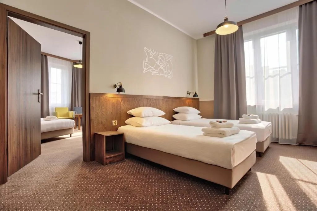 QUADRUPLE CLASSIC CITY VIEW Room, Daniel Griffin Aparthotel by Artery Hotels, Krakow