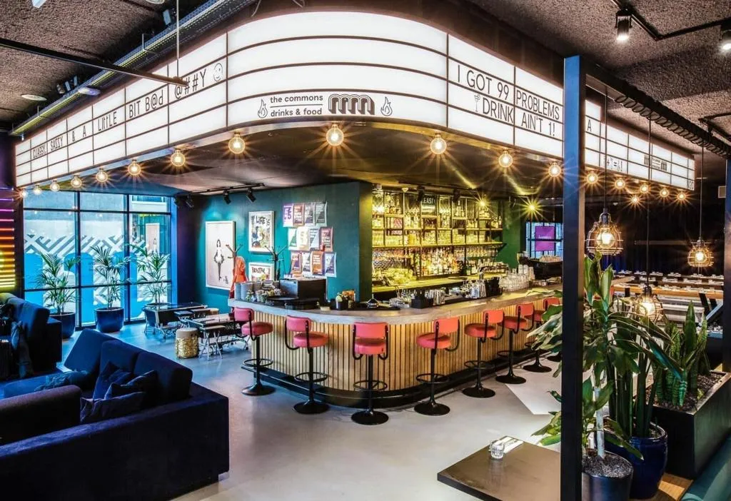 Bar, The Social Hub Amsterdam City, Amsterdam