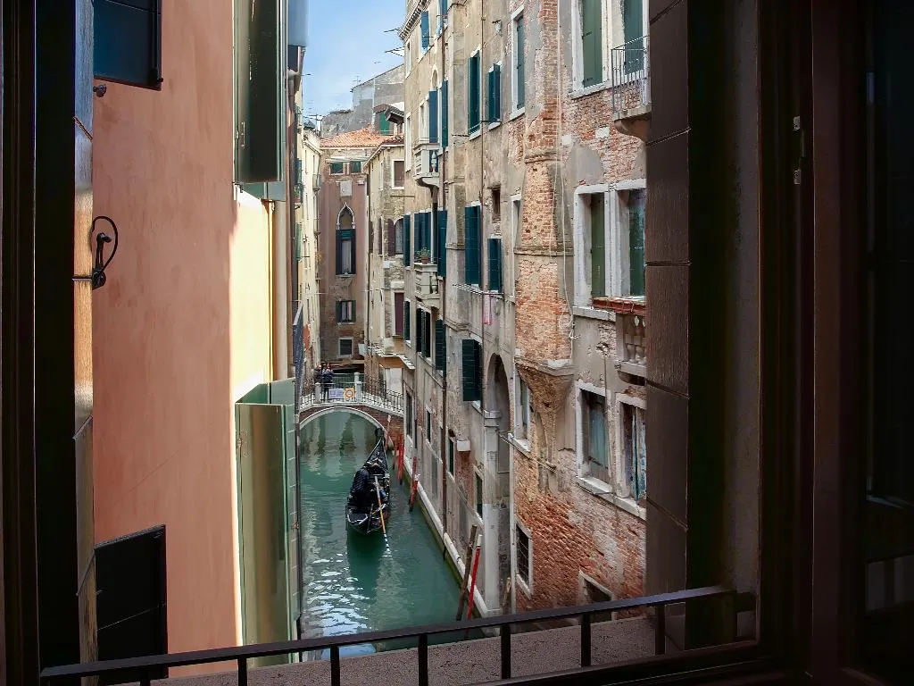 Double or Twin DELUXE CANAL VIEW Room, Splendid Venice - Starhotels Collezione, Venice