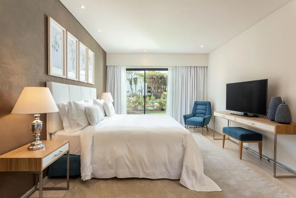 Room, Pine Cliffs Gardens, Algarve