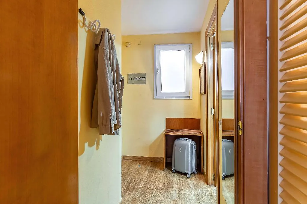 APARTMENT CAPACITY 1 Room, Aparthotel Bertran, Barcelona