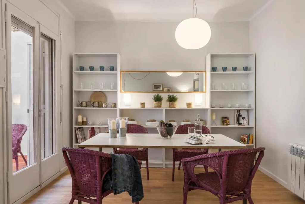 APARTMENT FOUR BEDROOMS Room, Ainb Barcelona Sants Apartments, Barcelona
