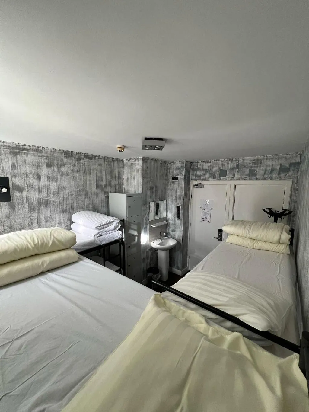 Room, Amigo Budget Hostel, Amsterdam