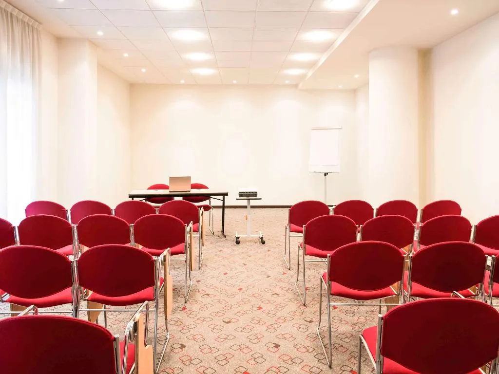 Conferences, ibis Milano Malpensa Aeroporto, Milan