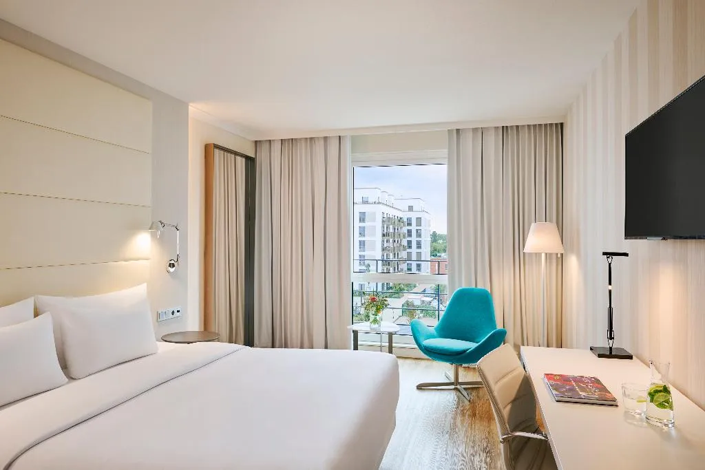 DOUBLE SUPERIOR Room, NH Berlin Alexanderplatz, Berlin