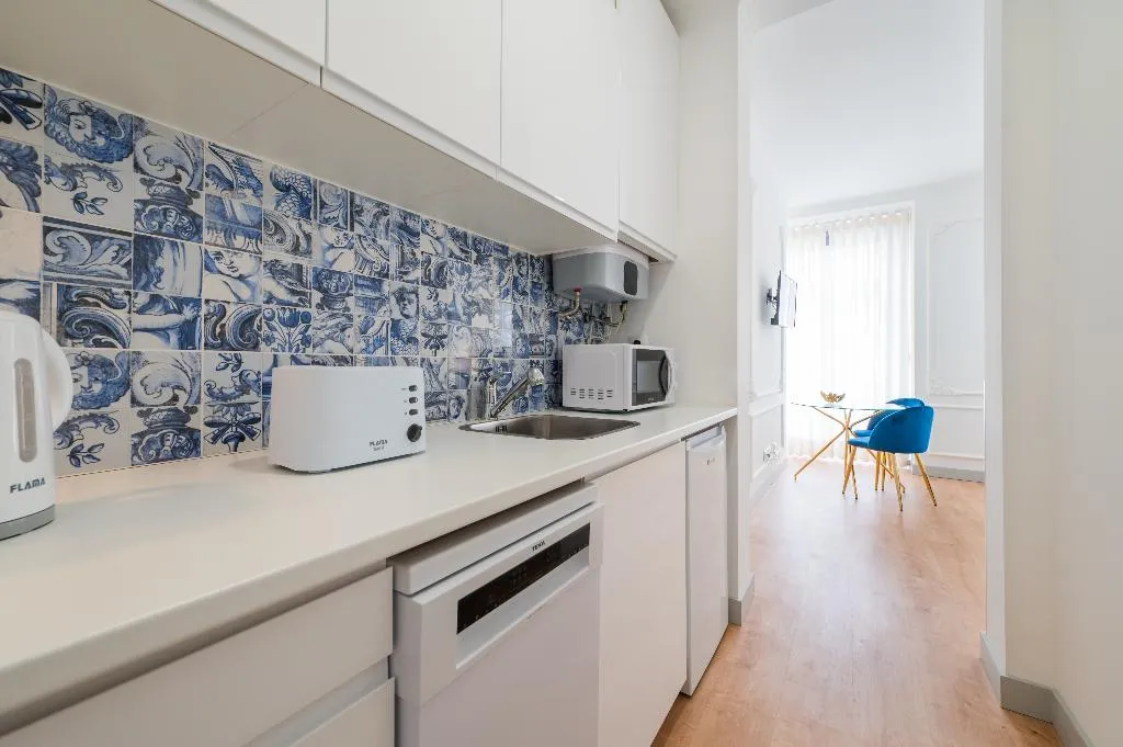 APARTMENT CITY VIEW Room, Via Augusta 129, Lisbon
