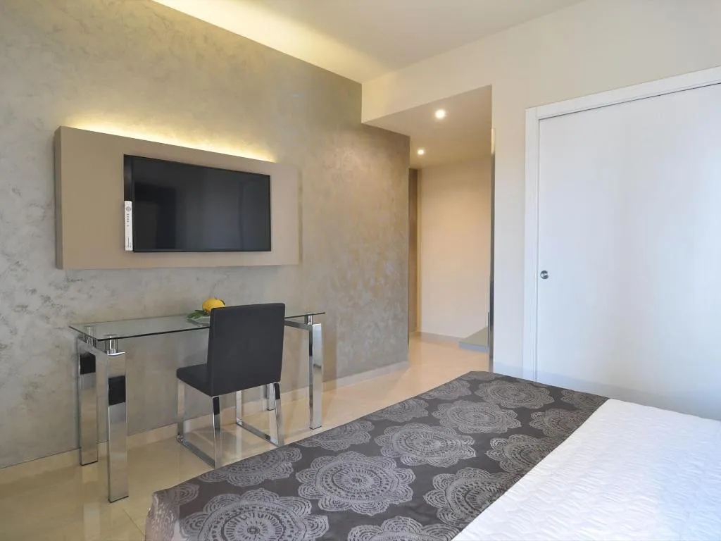 Room, La Bussola, Catania