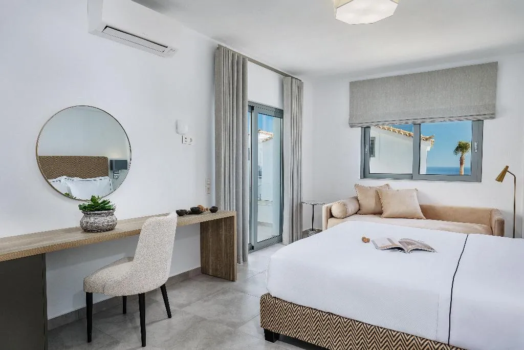JUNIOR SUITE SUPERIOR QUEEN BED Room, Quattro Suites, Kalamata