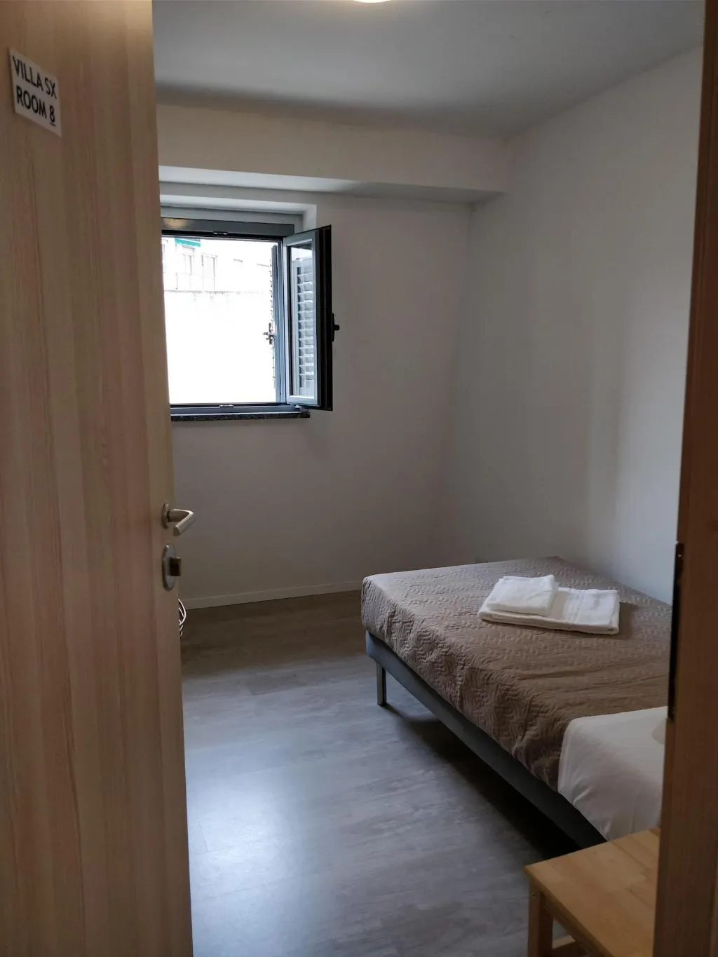 Room, Red Line Room Division, Milan