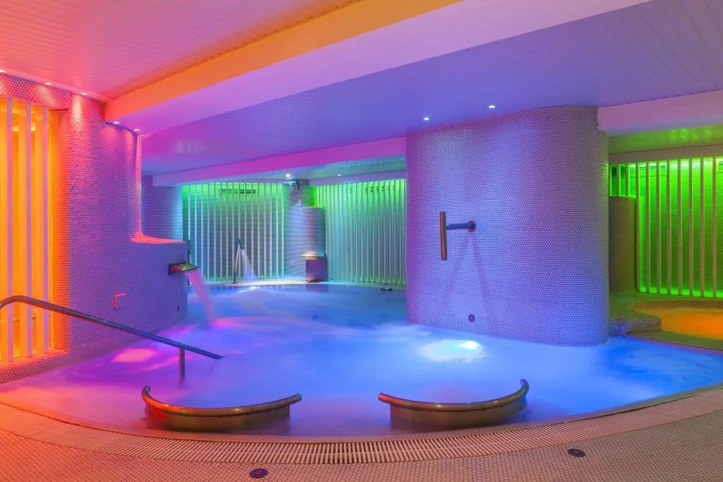 Sports and Entertainment, Ambassador Playa II, Costa Blanca