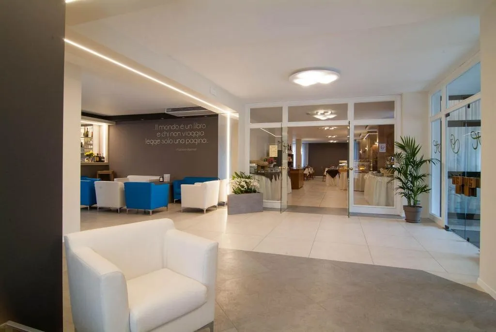 Lobby, Gardesana, Milan