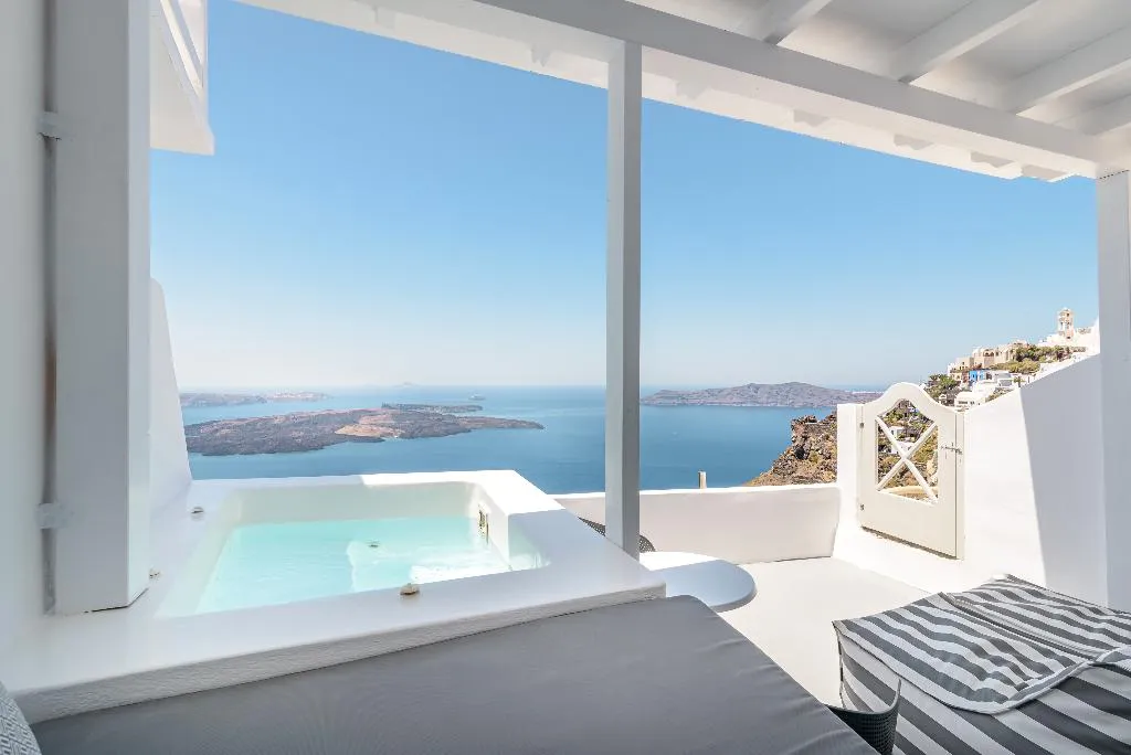 SUITE HONEYMOON Room, Avianto Luxury Suites, Santorini