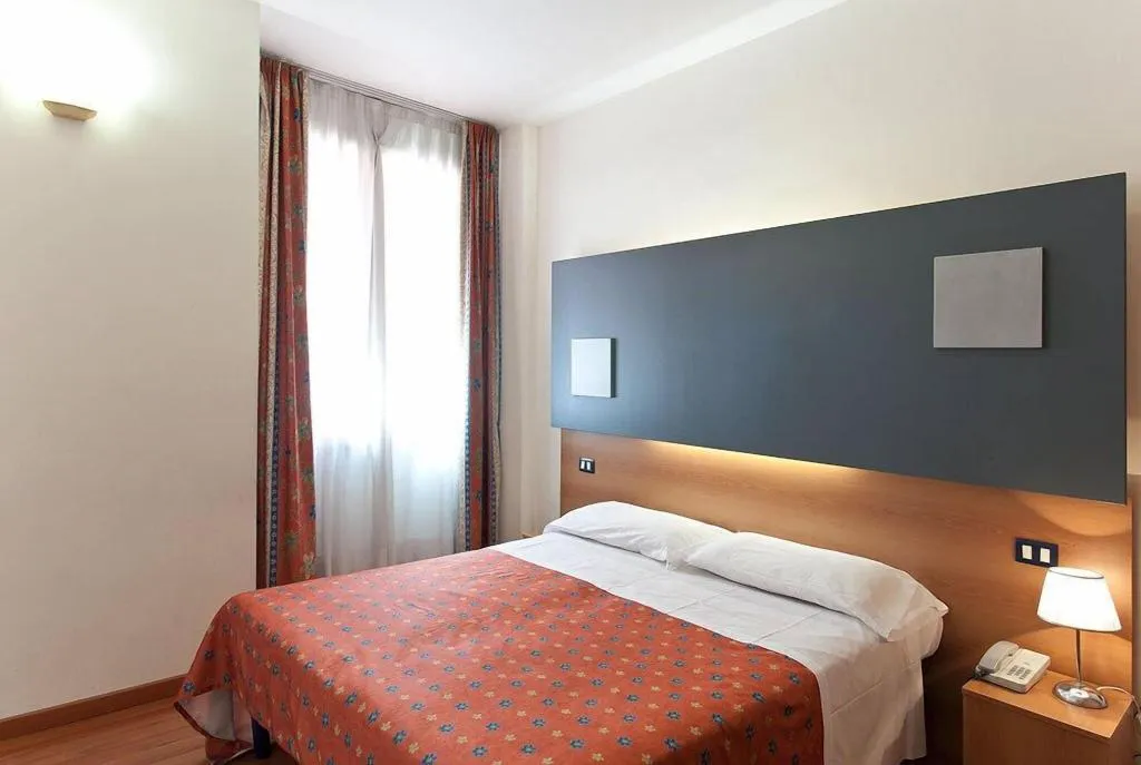 Room, Hotel San Remo, Rome