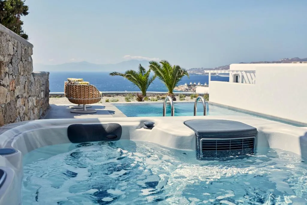 JUNIOR SUITE WITH PRIVATE POOL Room, Myconian Korali Relais & Chateaux, Mykonos