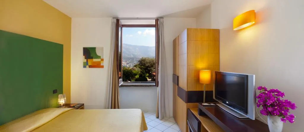 Room, Torre Barbara, Naples