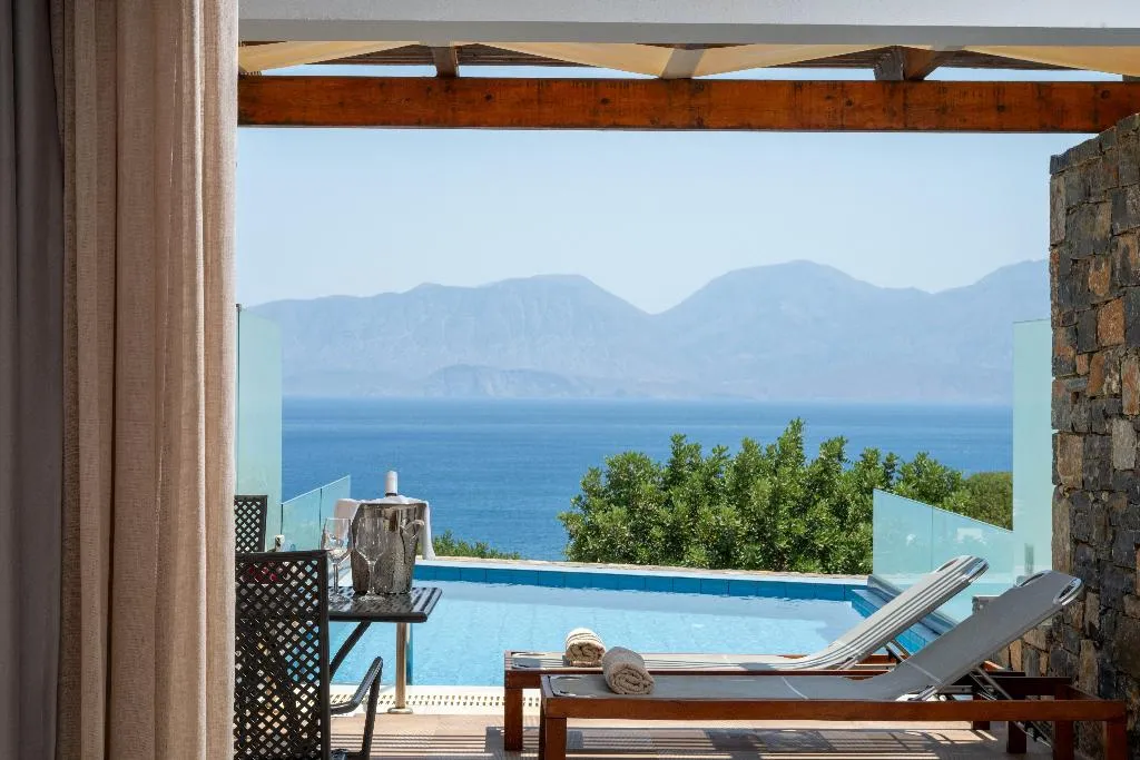 SUITE WITH PRIVATE POOL Room, Miramare Resort & Spa, Crete