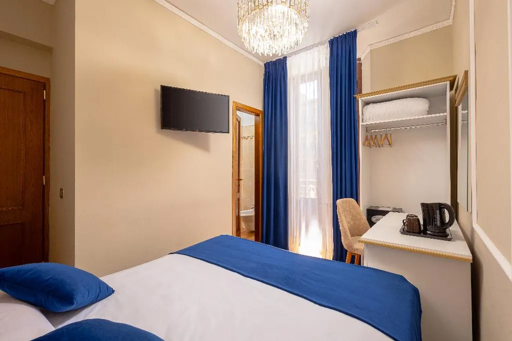 DOUBLE BASIC Room, Annabella Hotel Roof Terrace, Florence
