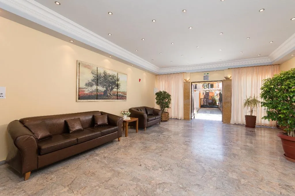 Lobby, Lefkimi, Corfu