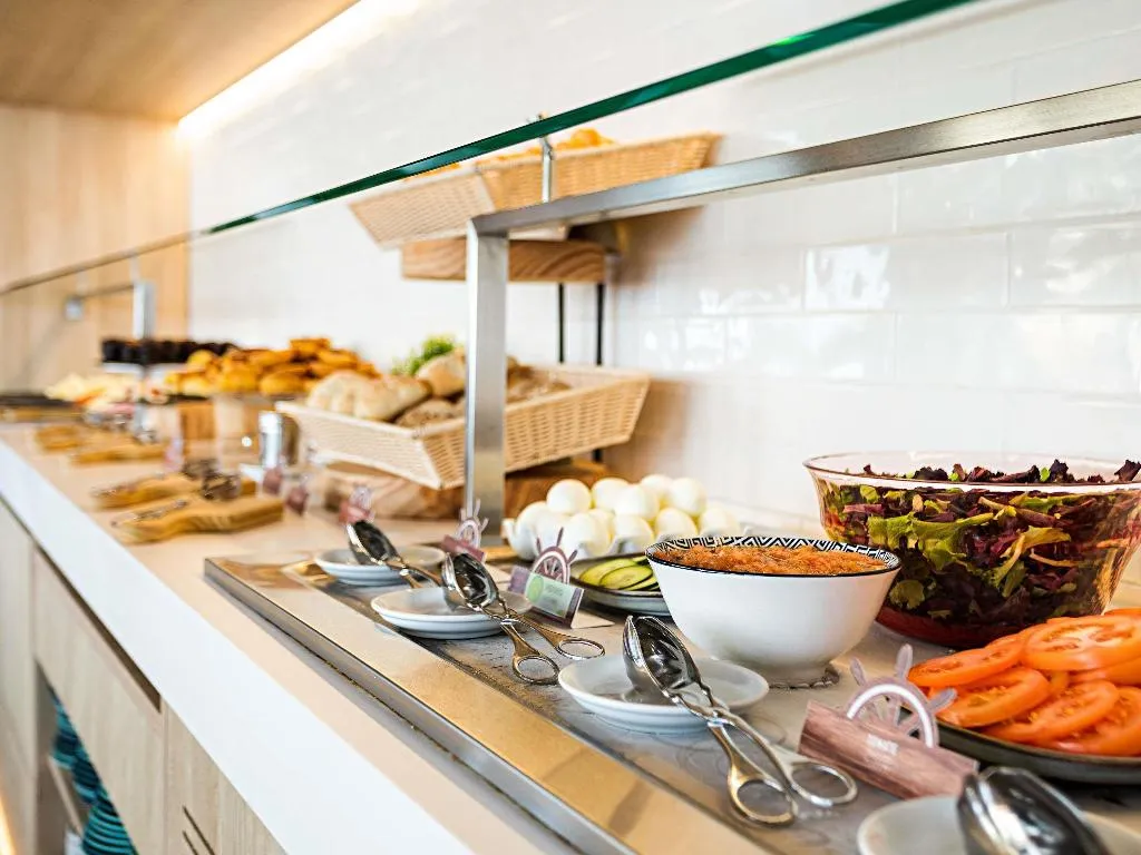 Restaurant, Ibis Styles Lisboa Centro Liberdade NE, Lisbon