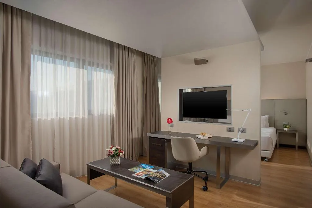 JUNIOR SUITE STANDARD Room, NH Orio al Serio Airport, Milan