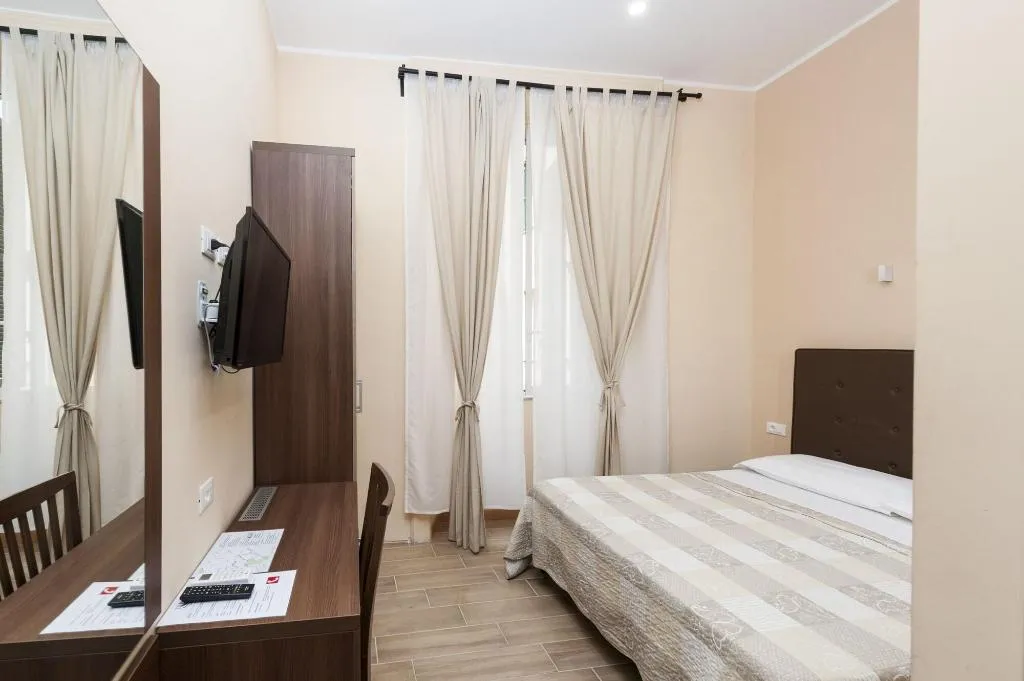 Room, Trinity Luxury Rooms, Rome