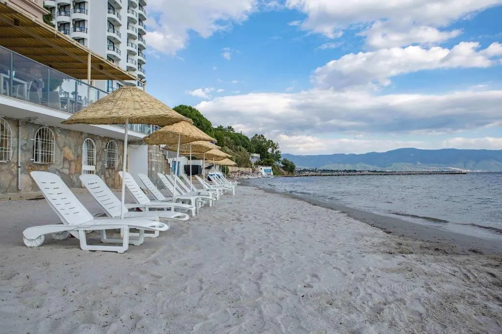 Beach, Melis, Izmir
