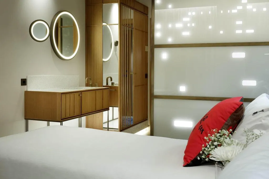 Room, Hard Rock Hotel Madrid, Madrid