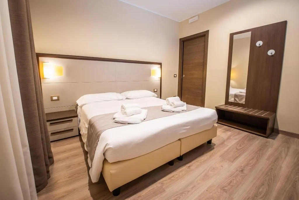 Room, Hotel Rosa, Milan