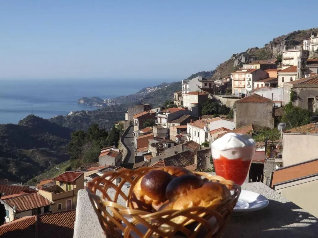 Terrace, Albergo Diffuso Borgo Gallodoro, Taormina