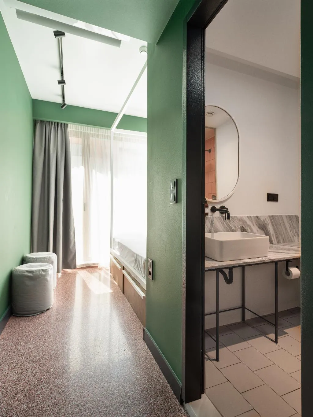 DOUBLE STANDARD Room, Zeus Is Loose, Halkidiki
