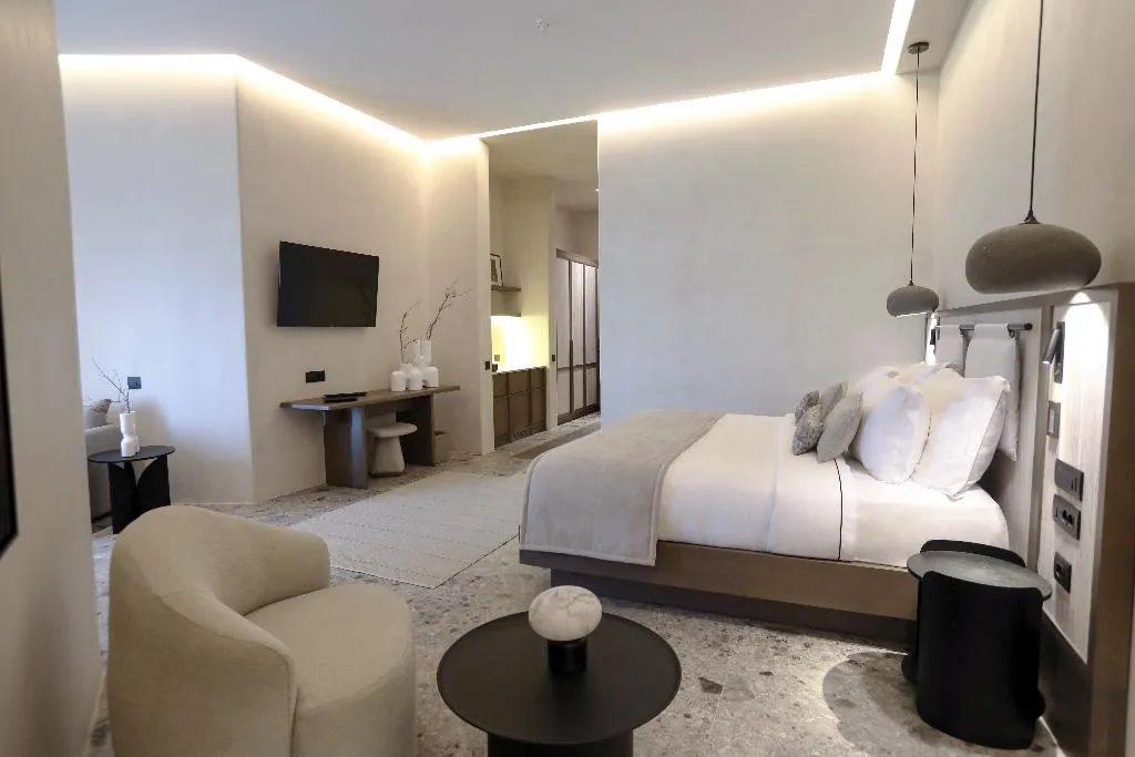 SUITE WITH JACUZZI Room, Aeonic Suites & Spa, Mykonos