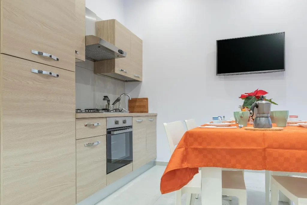 APARTMENT WITH BALCONY Room, Casina Rossa, Naples