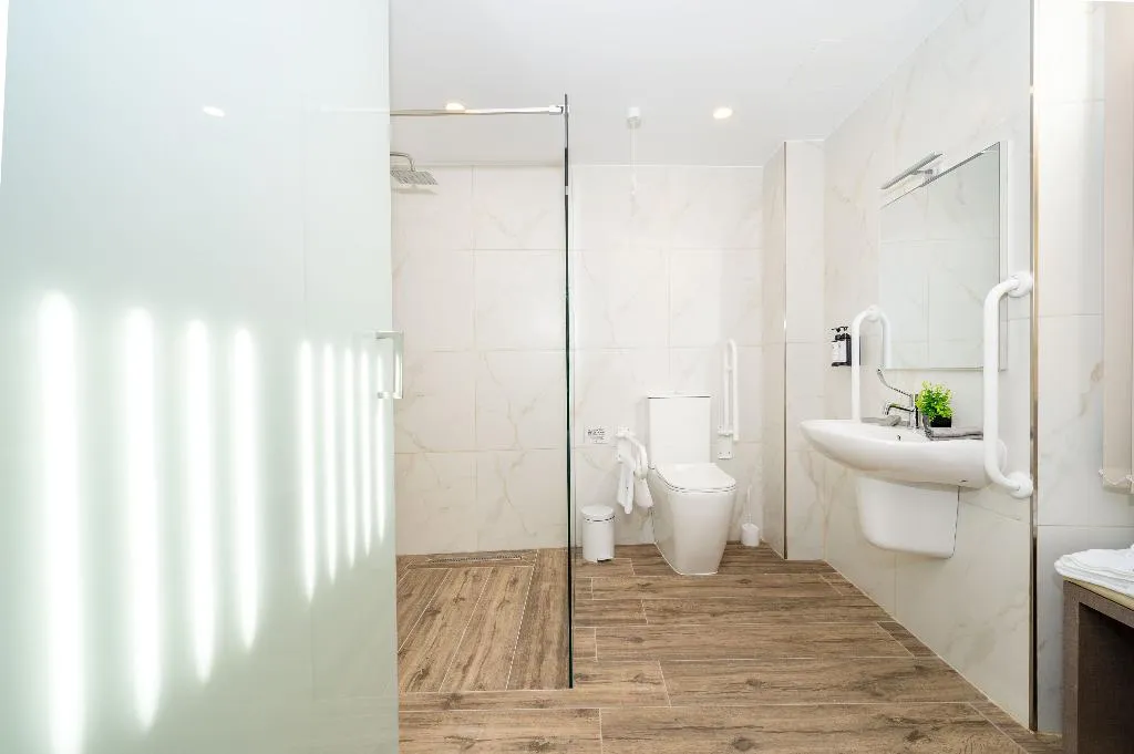 DOUBLE Accessible Room, C4 Retreats Gozo, Gozo