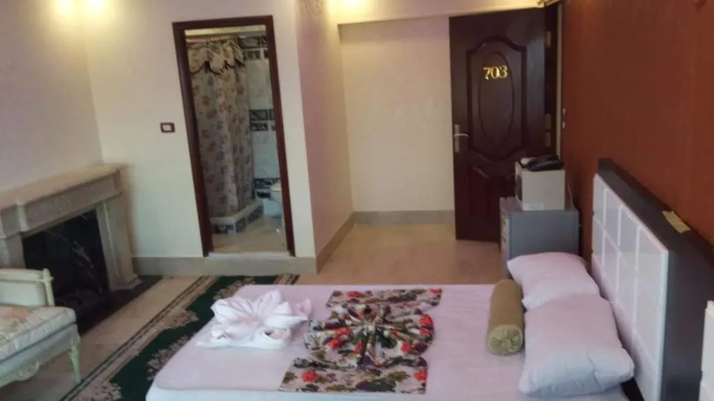 Room, Nile Sky Hotel and Suites, Cairo