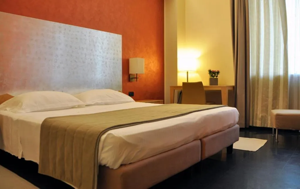 DOUBLE SUPERIOR Room, B&B HOTEL Bergamo Executive, Milan
