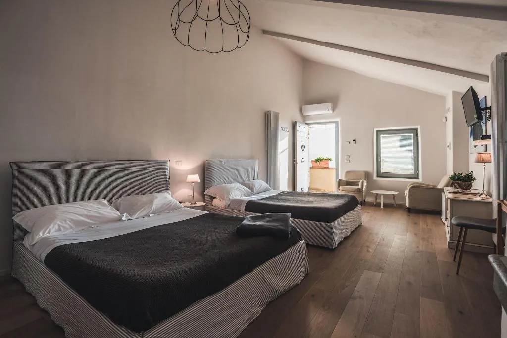 Room, Nikis Resort, Umbria