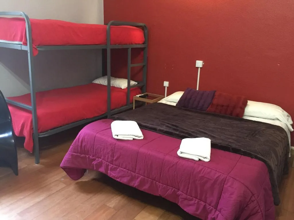 Room, Break BCN - Hostal & Coffeebar, Barcelona