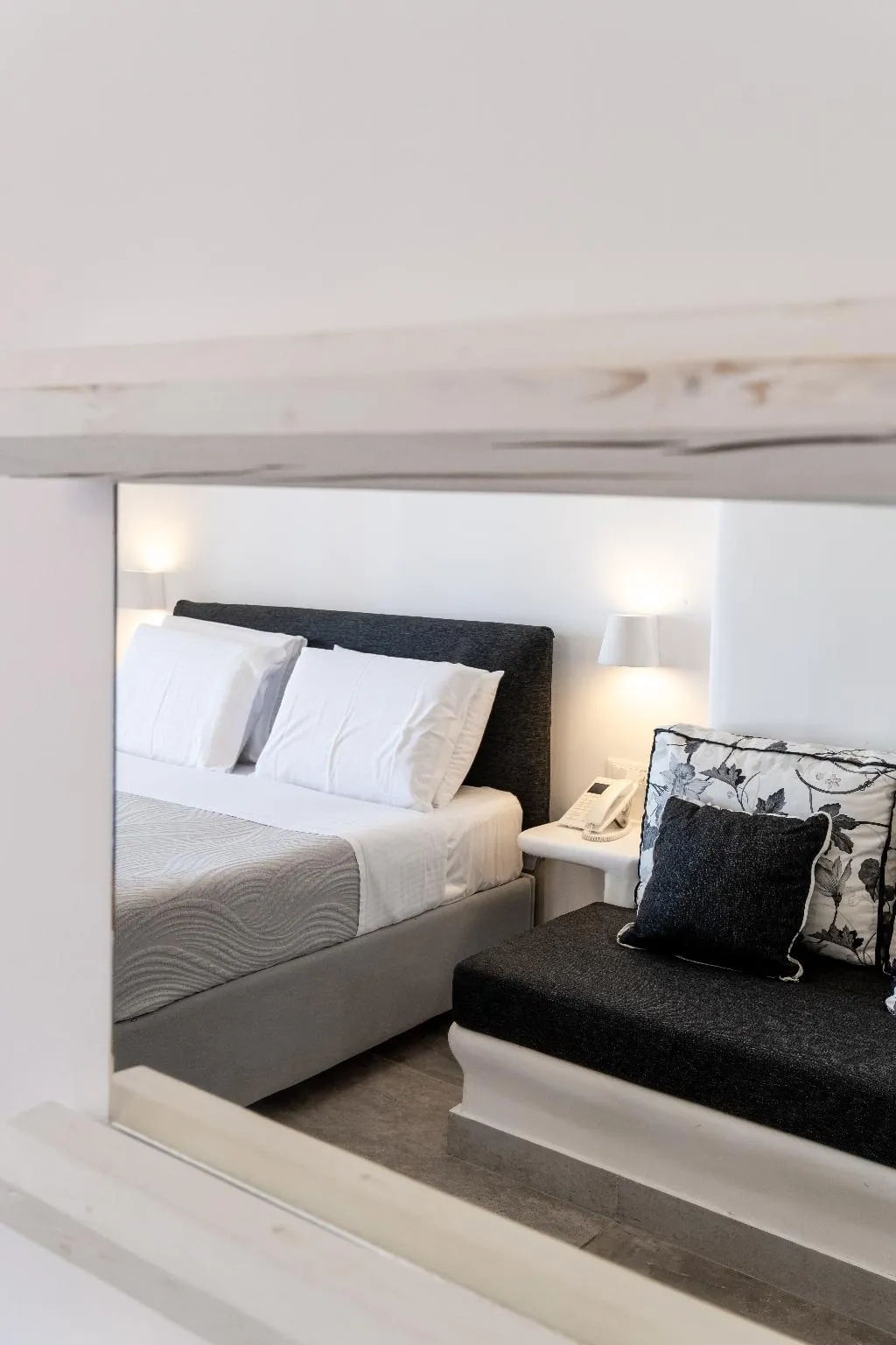 SUITE WITH JACUZZI Room, Amaze Suites, Santorini