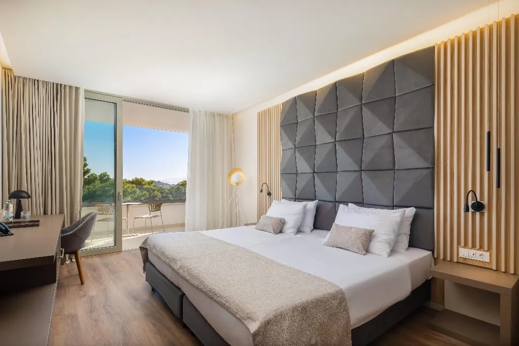 DOUBLE CLASSIC WITH BALCONY Room, Aminess Laurel Khalani Hotel, Split