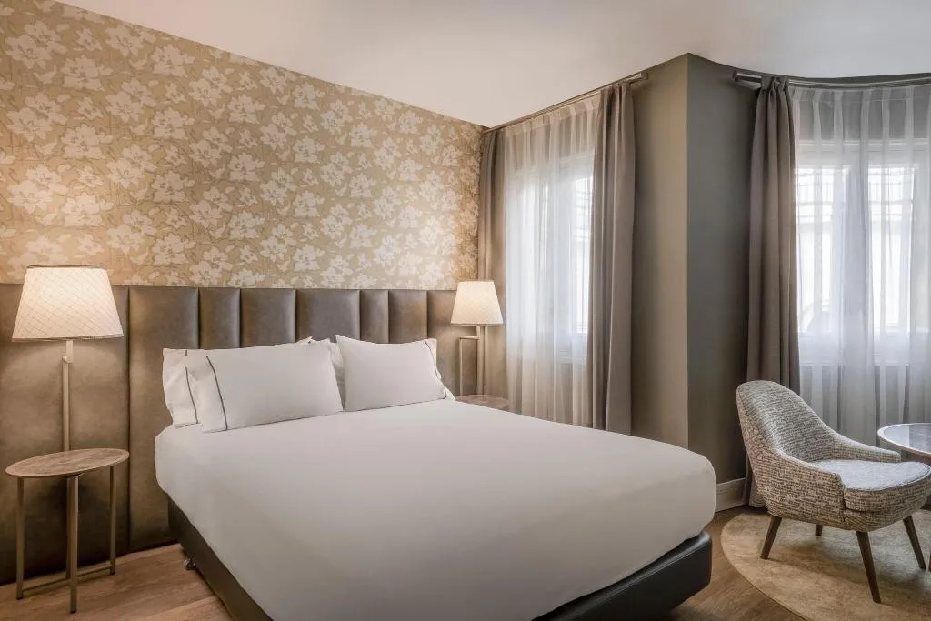 Room, AC Hotel Palacio del Retiro Autograph Collection, Madrid