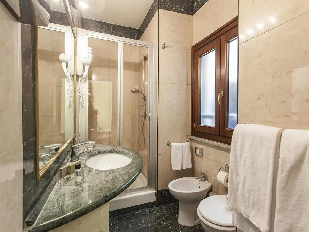 Room, Hotel Regina Giovanna, Rome