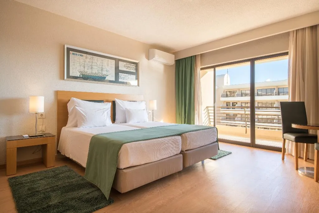 Double or Twin CLASSIC Room, Vila Gale Marina, Algarve