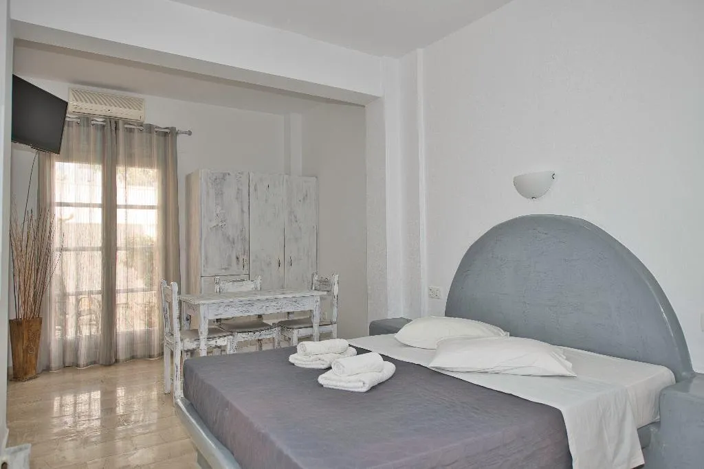 DOUBLE SUPERIOR Room, Ira Apartments, Santorini