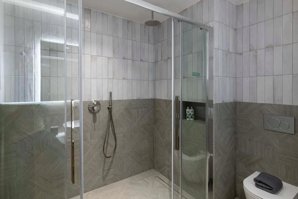 DOUBLE WITH BALCONY Room, Parea, Athens