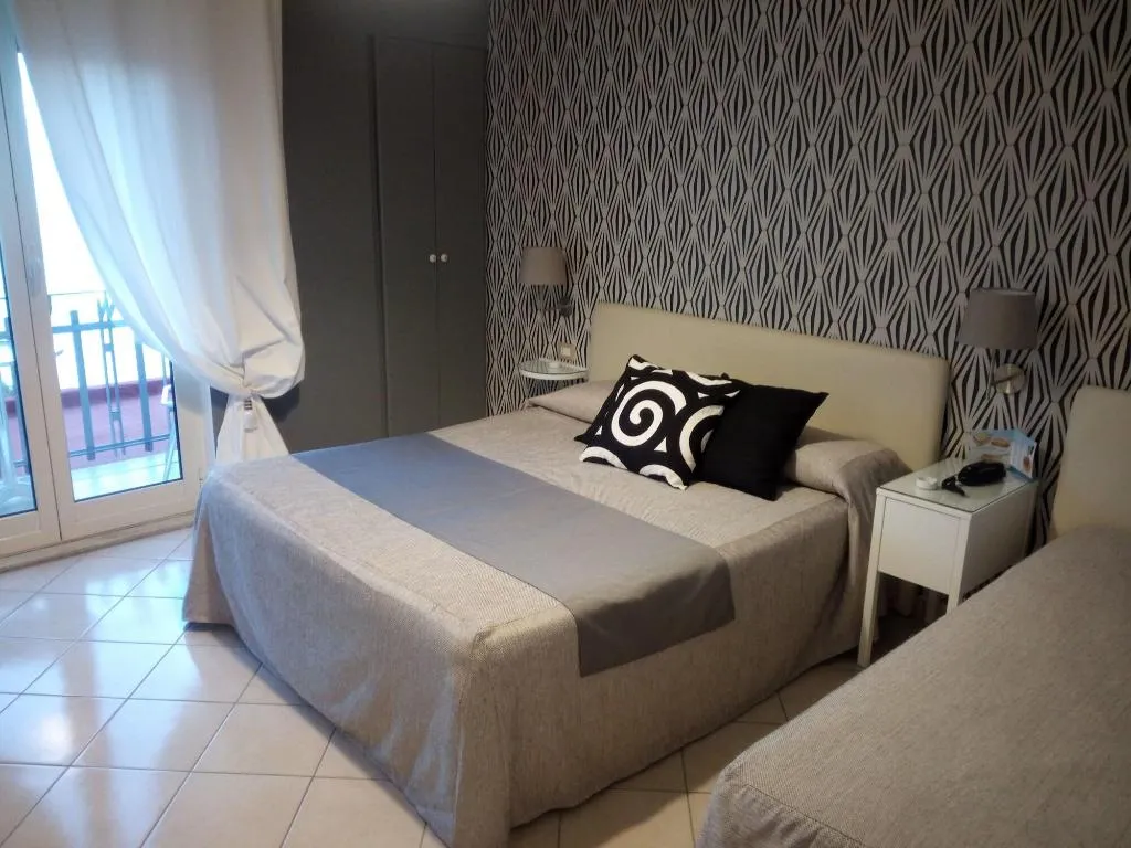 Room, Mini Hotel, Naples