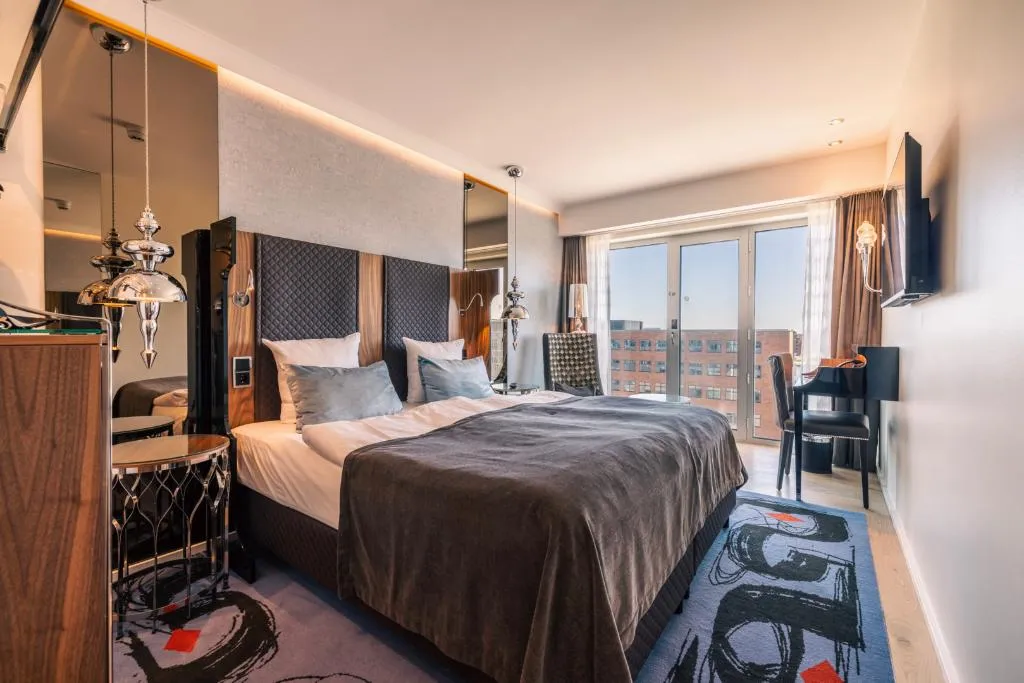 Double or Twin STANDARD Room, Tivoli Hotel, Copenhagen