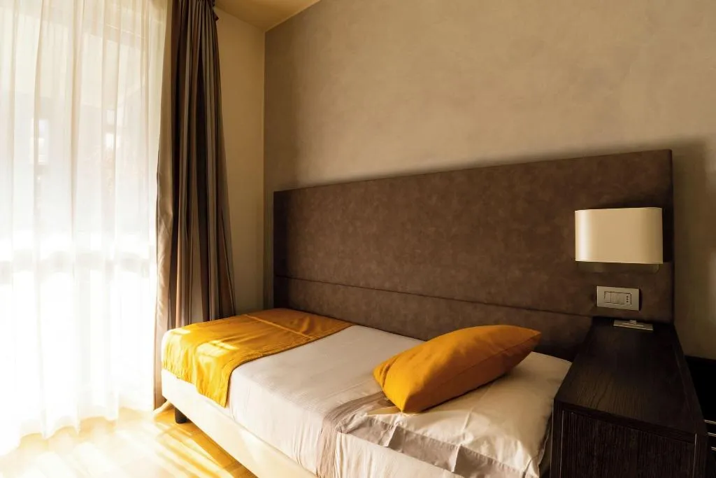 SINGLE STANDARD Room, Hotel Como, Milan